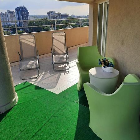 Apartament With Terras Κισινάου Εξωτερικό φωτογραφία