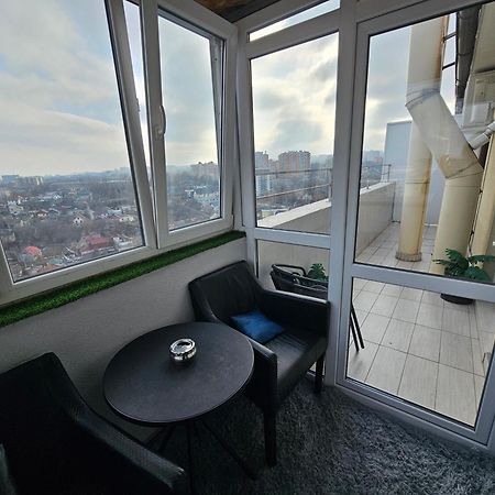 Apartament With Terras Κισινάου Εξωτερικό φωτογραφία