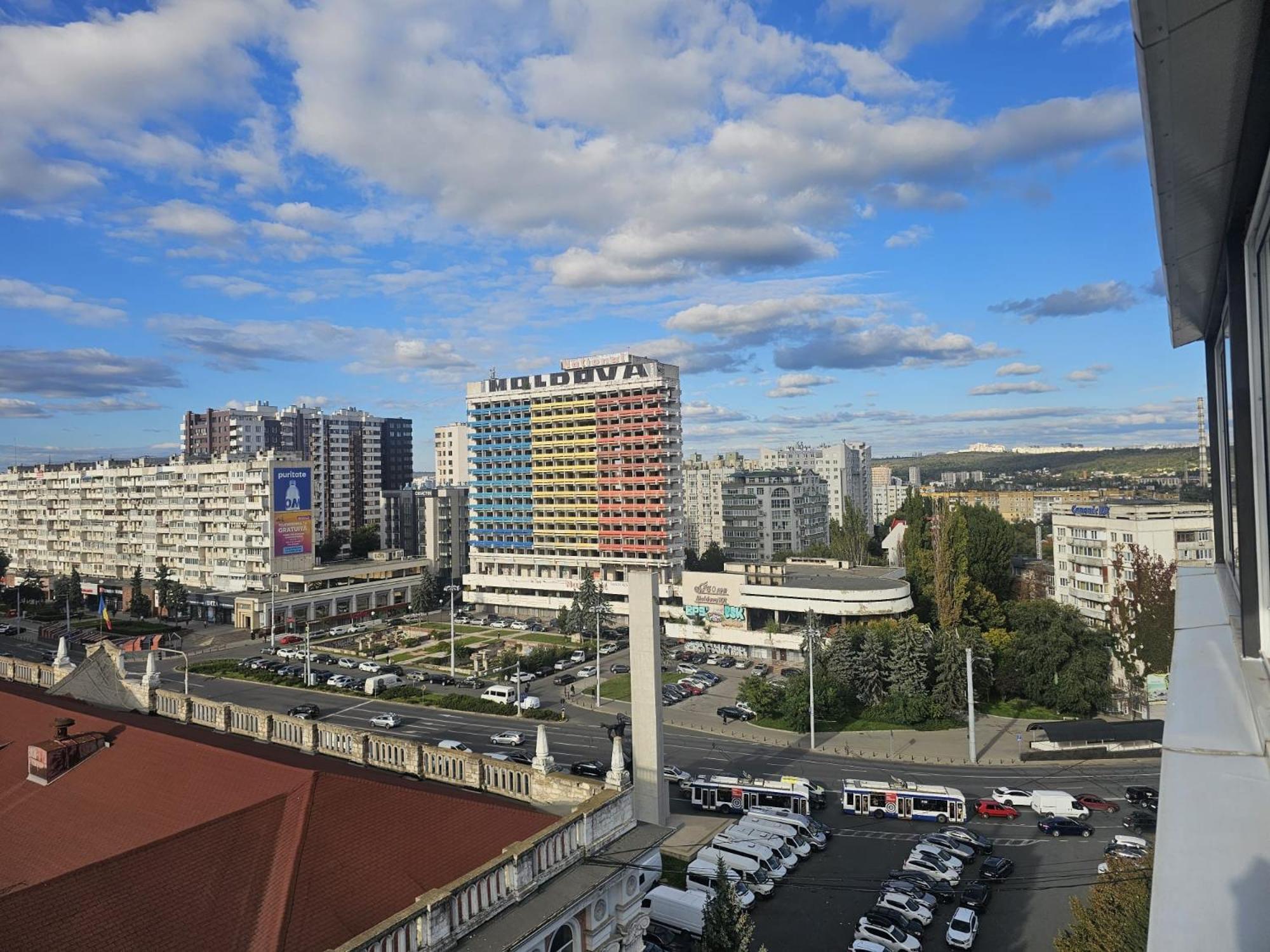 Apartament With Terras Κισινάου Εξωτερικό φωτογραφία