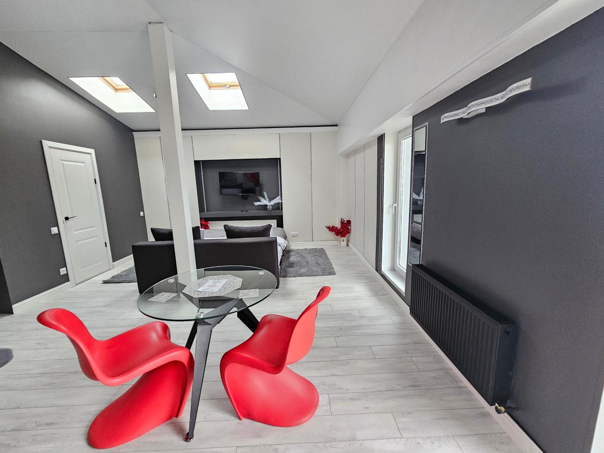 Apartament With Terras Κισινάου Εξωτερικό φωτογραφία