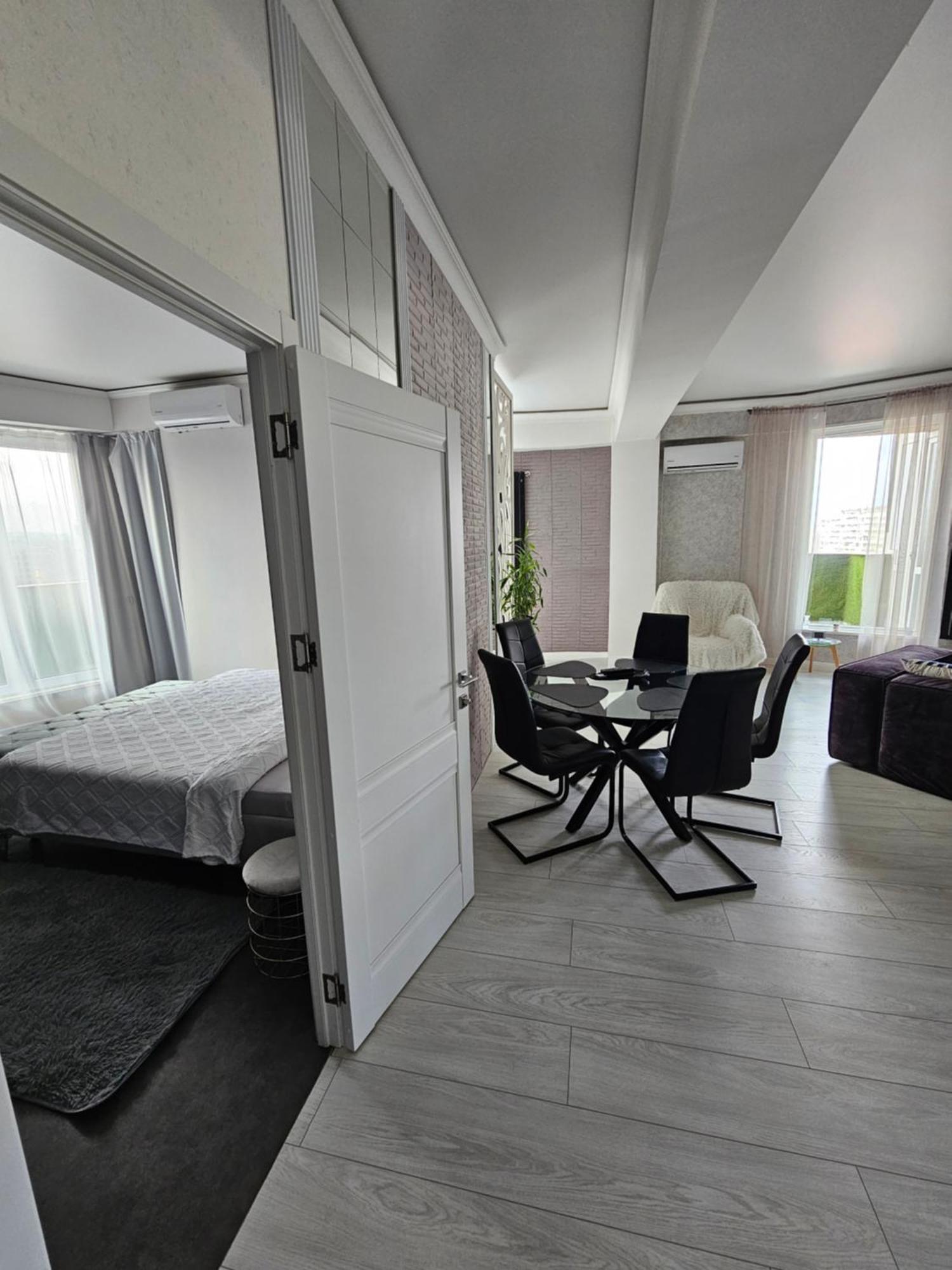 Apartament With Terras Κισινάου Εξωτερικό φωτογραφία