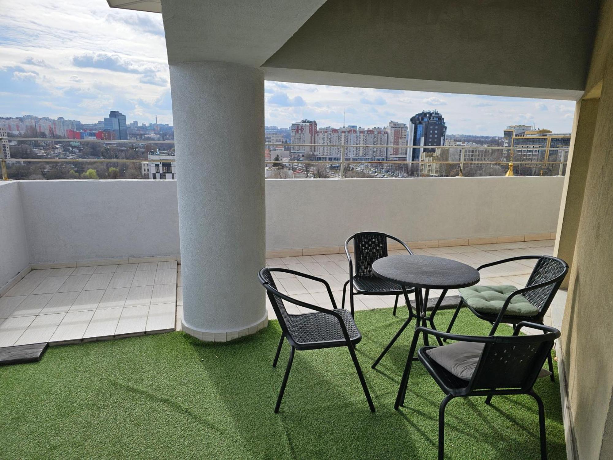 Apartament With Terras Κισινάου Εξωτερικό φωτογραφία