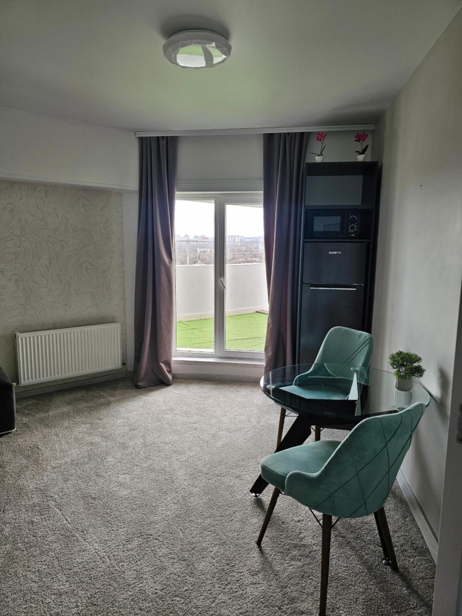 Apartament With Terras Κισινάου Εξωτερικό φωτογραφία